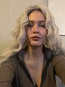 KikiWatson online show from January 18, 2025, 8:10 am