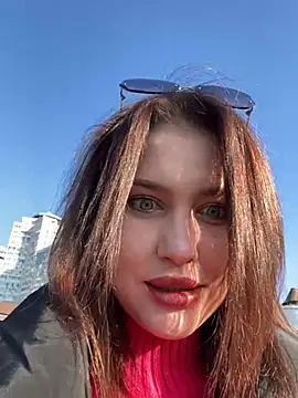 KikiWatson online show from January 25, 2025, 8:00 am