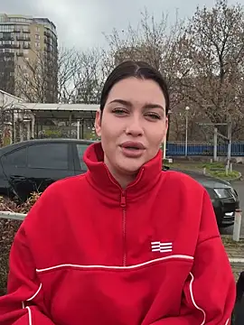 KikiWatson online show from December 1, 2025, 7:35 am