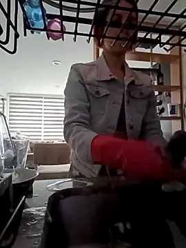 your red rose  online show from December 28, 2024, 8:36 pm