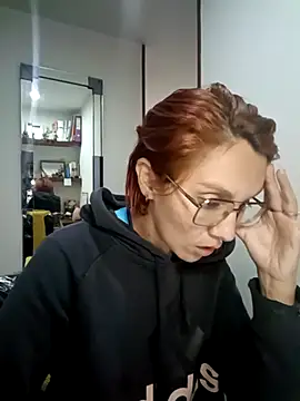 your red rose  online show from February 28, 2025, 9:23 pm