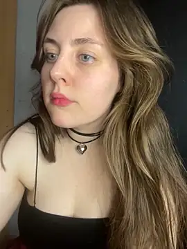 Topvi  online show from February 26, 2025, 8:11 pm