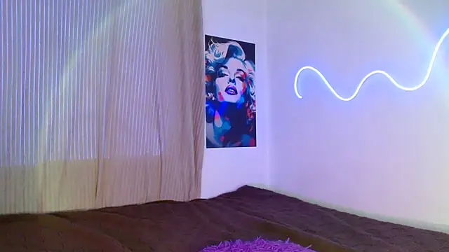 AlessiaVal  online show from April 8, 2026, 3:23 pm