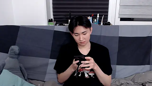 Miram Yu online show from January 13, 2025, 11:49 pm