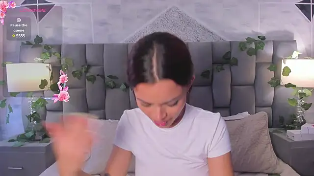 HannaRhodes online show from January 30, 2025, 4:34 pm