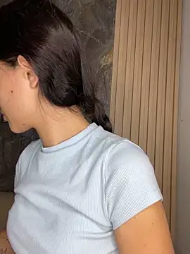 HannaRhodes online show from October 1, 2025, 1:17 pm