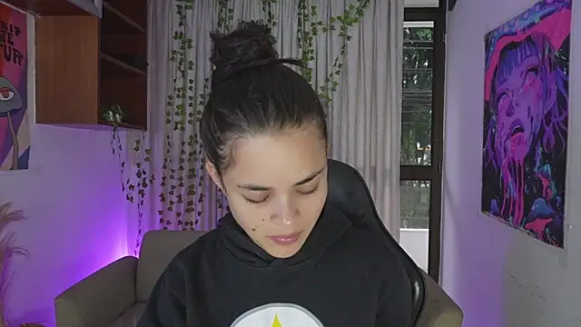 HannaRhodes online show from February 10, 2026, 2:10 pm