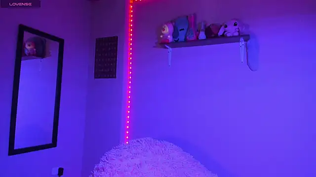 MadelineBenet online show from January 12, 2025, 6:49 am