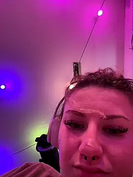 Snapshot of sluttysmiley chatting on December 3, 2025, 6:06 pm sluttysmiley online show from December 3, 2025, 6:06 pm