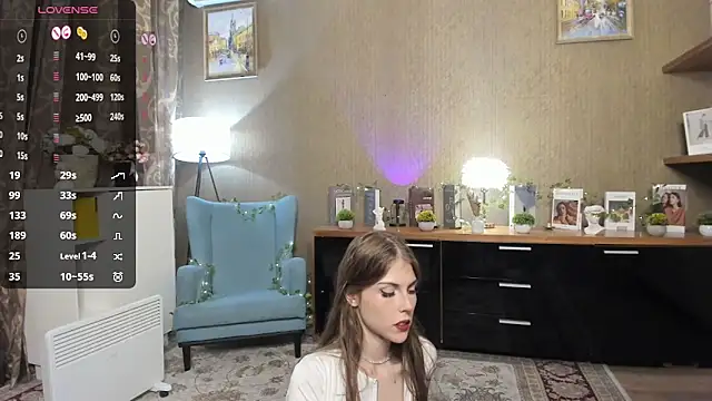 DarleneHatt online show from October 5, 2025, 9:34 pm