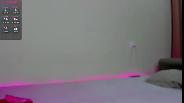 Snapshot of Simona_06_ chatting on December 13, 2024, 4:49 pm Simona 06 online show from December 13, 2024, 4:49 pm