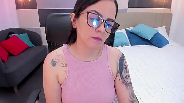 Zara Jackson online show from November 11, 2025, 12:49 pm