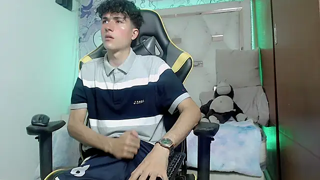 johnny cagee online show from October 24, 2025, 5:04 am