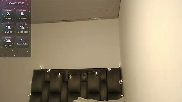 julz 03 online show from January 15, 2025, 1:52 pm