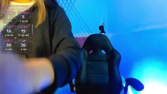  Sophie  miller online show from November 9, 2025, 7:12 pm