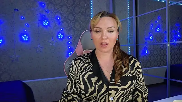 -DIVORA- online show from February 4, 2025, 7:00 pm