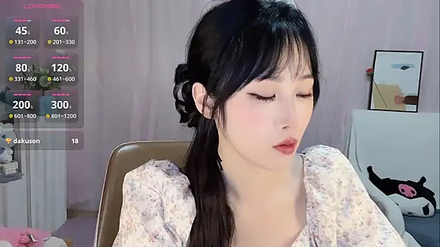 Snapshot of LaoSHI-999 chatting on October 10, 2025, 10:14 am LaoSHI-999 online show from October 10, 2025, 10:14 am