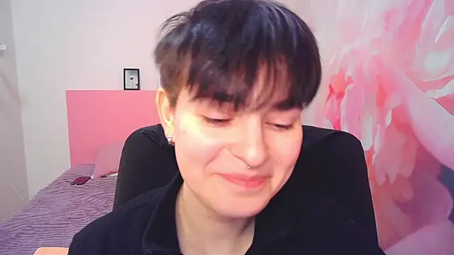 EmiliaYours online show from December 31, 2024, 4:25 pm