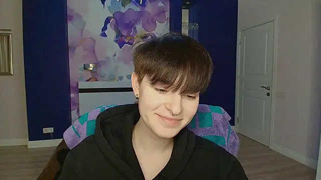 EmiliaYours online show from January 13, 2025, 5:02 pm