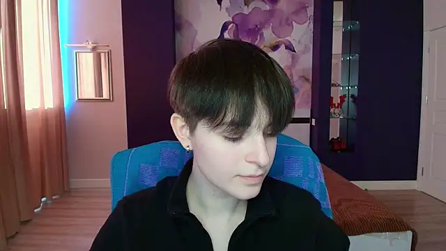 EmiliaYours online show from January 20, 2025, 1:00 pm