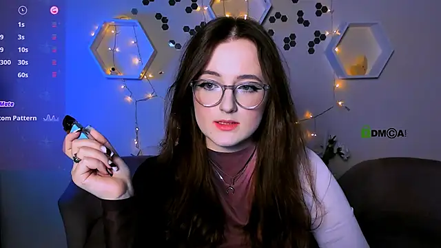 luna berryy online show from November 13, 2025, 8:41 pm