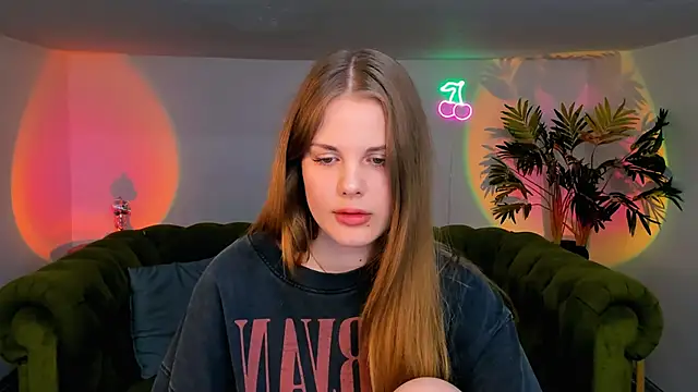 holy kitty online show from September 8, 2025, 2:16 pm