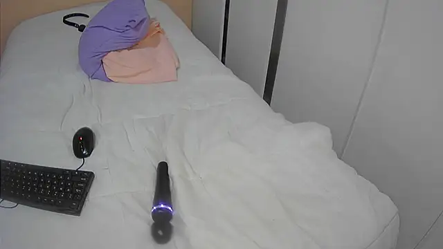 ebonyjezebel online show from December 18, 2024, 7:30 pm