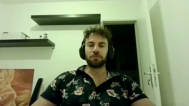 alpha-hunk online show from September 25, 2025, 7:06 pm