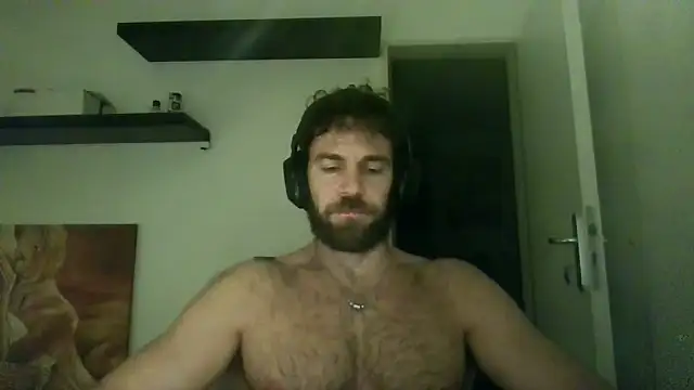 alpha-hunk online show from November 2, 2025, 9:39 pm