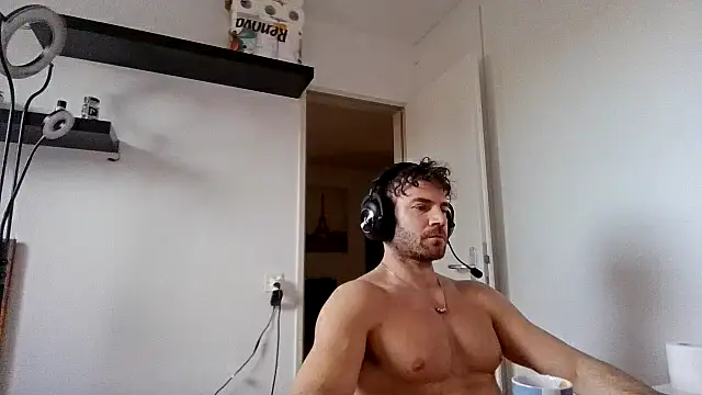 alpha-hunk online show from December 18, 2025, 1:17 pm