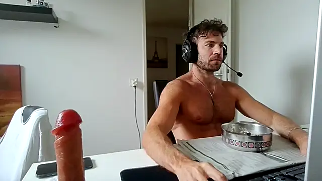 Snapshot of alpha-hunk chatting on May 15, 2026, 10:00 am alpha-hunk online show from May 15, 2026, 10:00 am