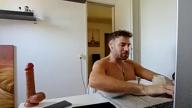 Snapshot of alpha-hunk chatting on May 26, 2026, 10:22 am alpha-hunk online show from May 26, 2026, 10:22 am