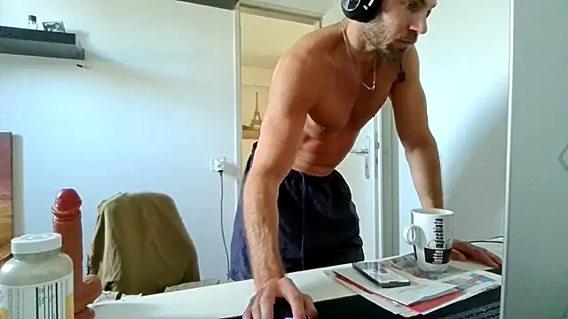 Snapshot of alpha-hunk chatting on June 3, 2026, 2:33 pm alpha-hunk online show from June 3, 2026, 2:33 pm