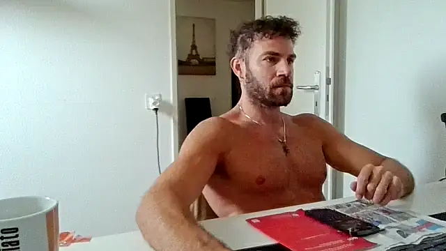 Snapshot of alpha-hunk chatting on June 10, 2026, 8:46 am alpha-hunk online show from June 10, 2026, 8:46 am