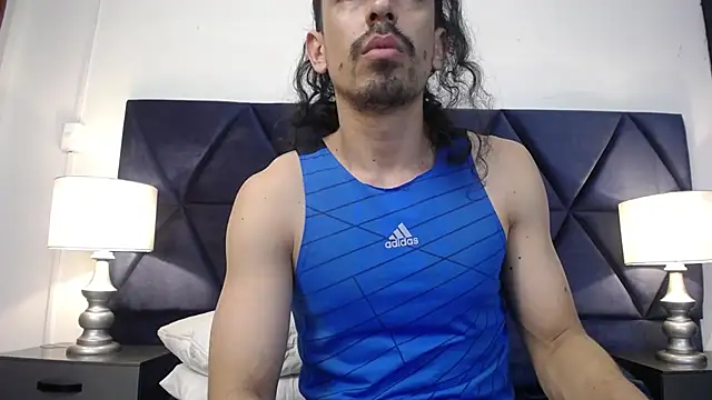 Sr Magnus  online show from February 11, 2025, 4:02 pm