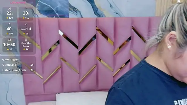 collegepawglovedaddy online show from April 1, 2026, 8:04 am