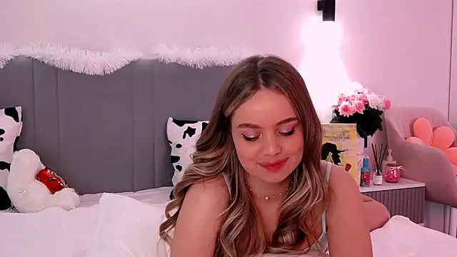 SIlviaBeyt online show from March 6, 2025, 4:17 pm