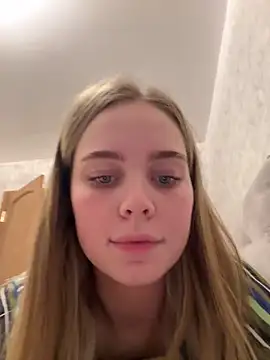 SIlviaBeyt online show from October 18, 2025, 9:04 pm