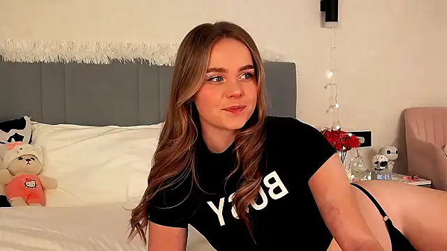 SIlviaBeyt online show from October 29, 2025, 8:43 pm