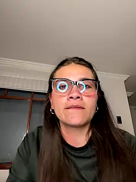 aurora divine online show from September 12, 2025, 11:04 pm