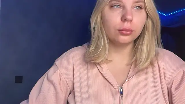 Thalia  Star online show from November 4, 2025, 5:28 am