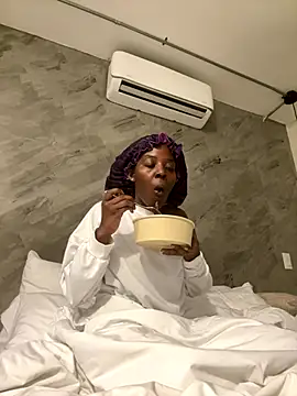 choclatepeaach online show from December 2, 2025, 12:27 am