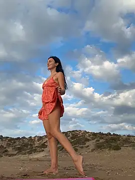 -OLYA- online show from October 14, 2025, 2:07 pm