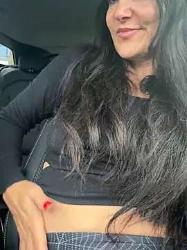 -OLYA- online show from November 17, 2025, 1:06 pm