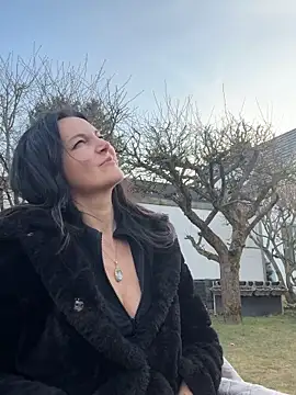 -OLYA- online show from March 8, 2026, 3:49 pm