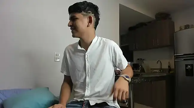 Snapshot of Lyam_ap chatting on January 10, 2025, 2:25 am Lyam ap online show from January 10, 2025, 2:25 am