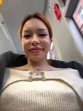 Snapshot of babydolll chatting on December 8, 2024, 9:24 am babydolll online show from December 8, 2024, 9:24 am