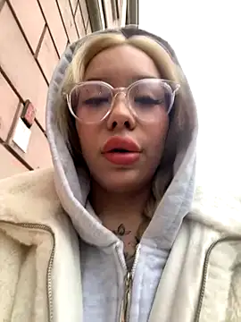 Snapshot of babydolll chatting on October 26, 2025, 12:22 pm babydolll online show from October 26, 2025, 12:22 pm