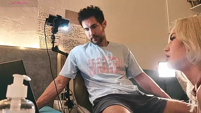 2lust online show from December 22, 2025, 8:55 am