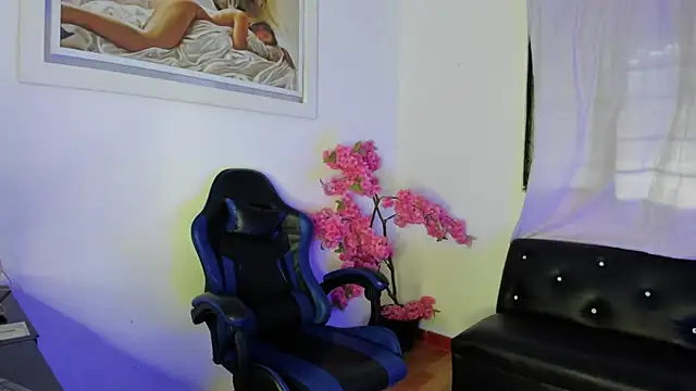 Caro kitty- online show from September 9, 2025, 11:43 am